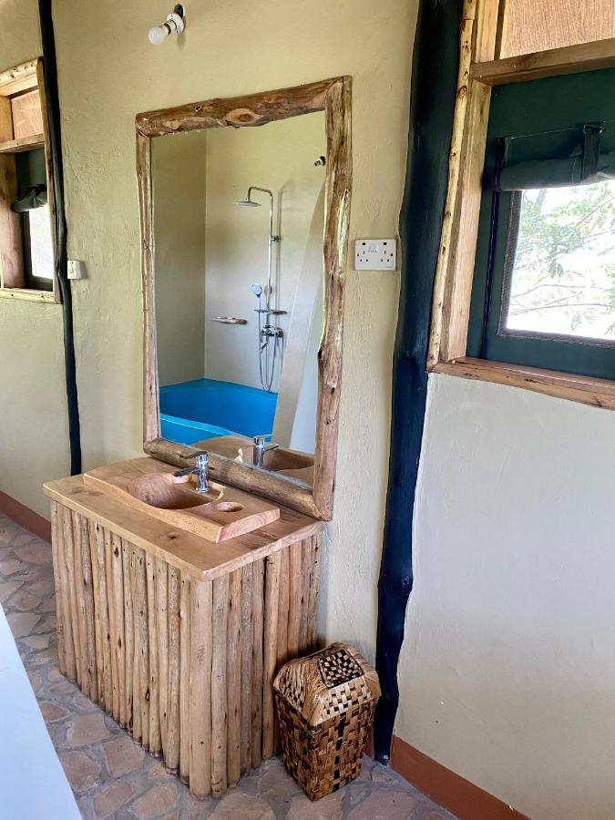 Enshama Game Lodge And Campsite Katunguru Exteriör bild