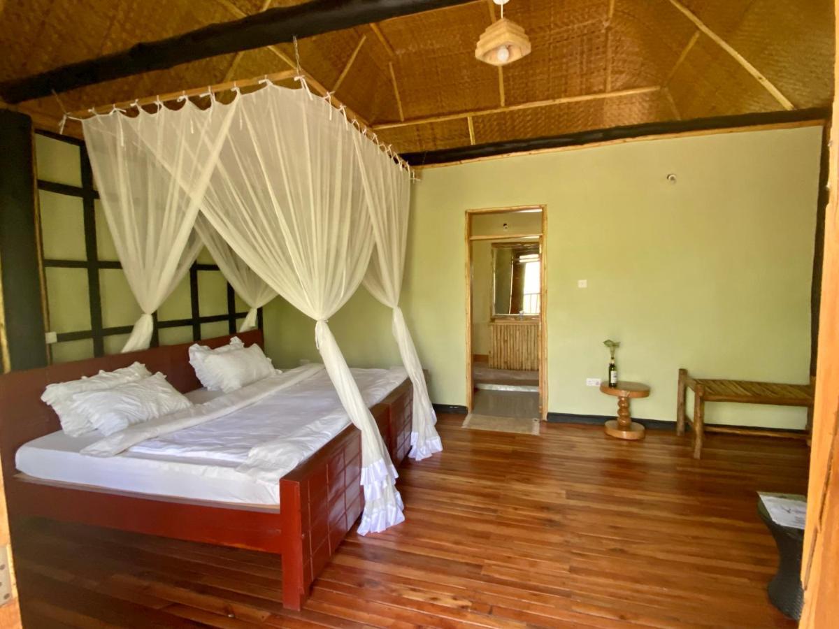 Enshama Game Lodge And Campsite Katunguru Exteriör bild