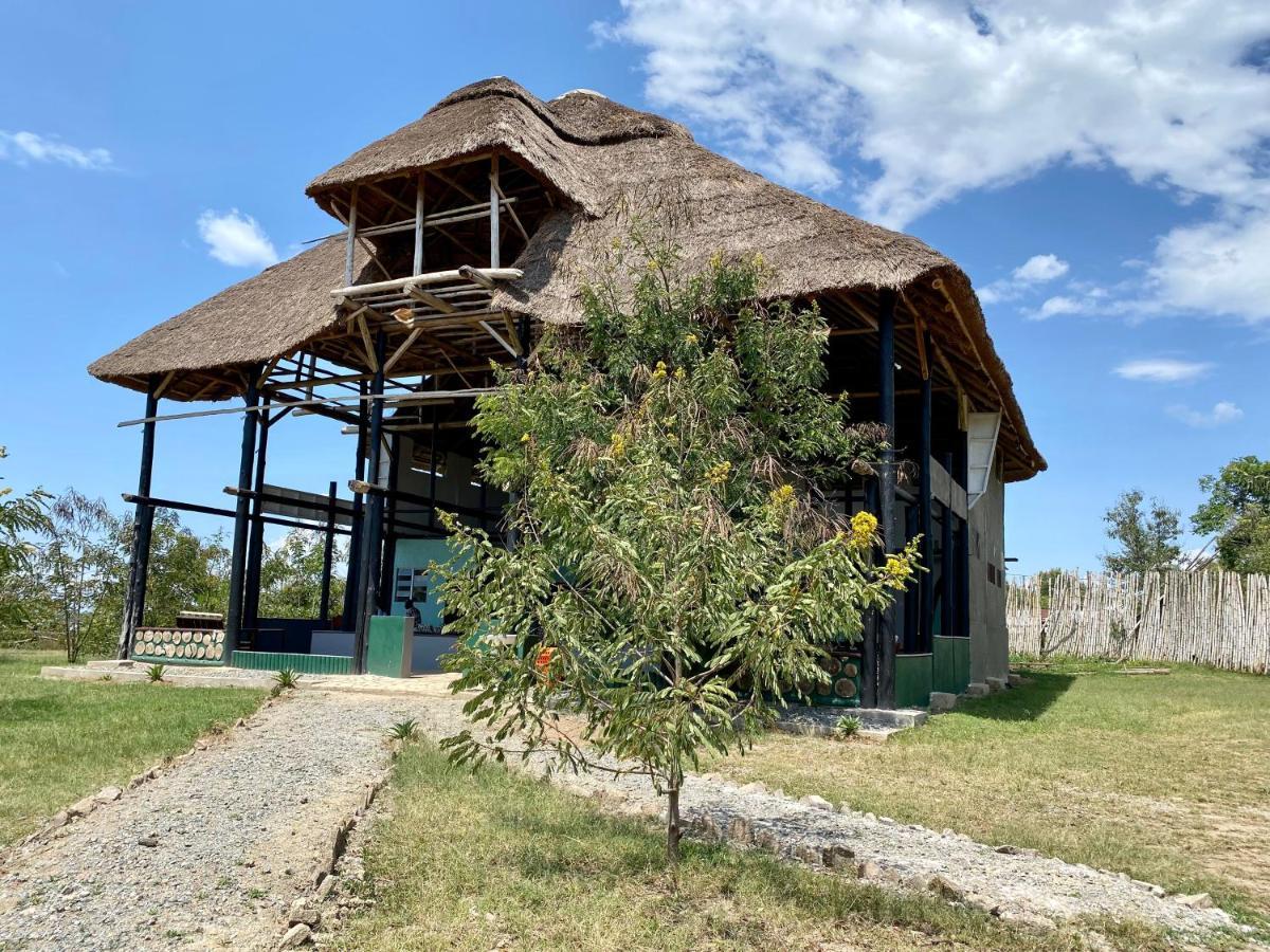 Enshama Game Lodge And Campsite Katunguru Exteriör bild
